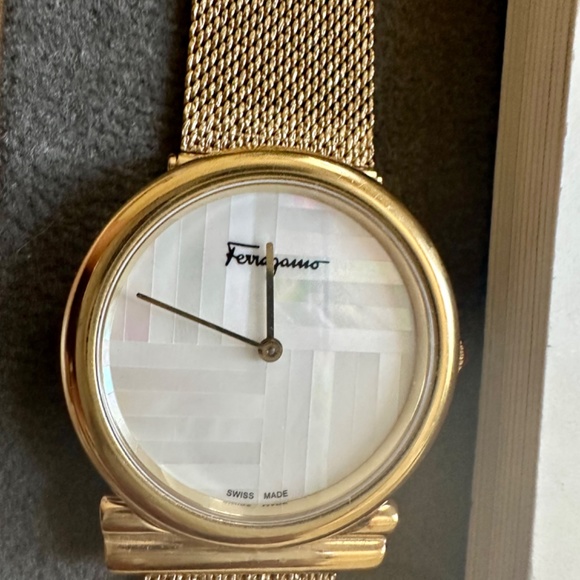 Ferragamo Gancini Slim Gold Mesh Mother of Pearl Stainless Steel Watch **USED** main image 5